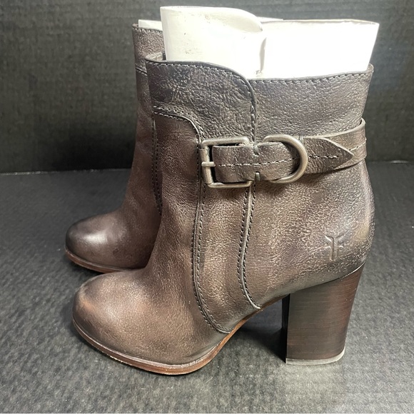 Frye Parker D Ring Short Charcoal 6M LIKE NEW! PRICE FIRM - Picture 4 of 16